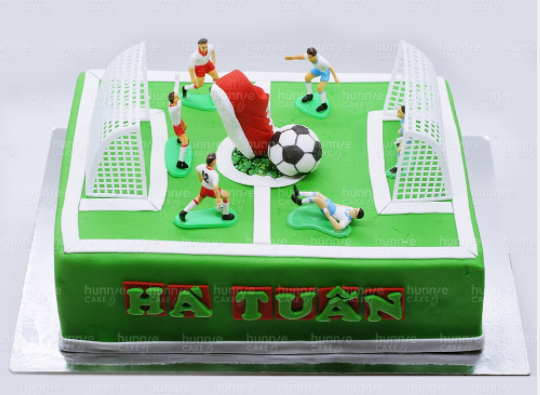 Bánh kem sinh nhật hình sân bóng cùng quả bóng và chiếc áo cầu tặng người  bạn yêu bóng đá - Bánh Thiên Thần : Chuyên nhận đặt bánh sinh nhật theo mẫu