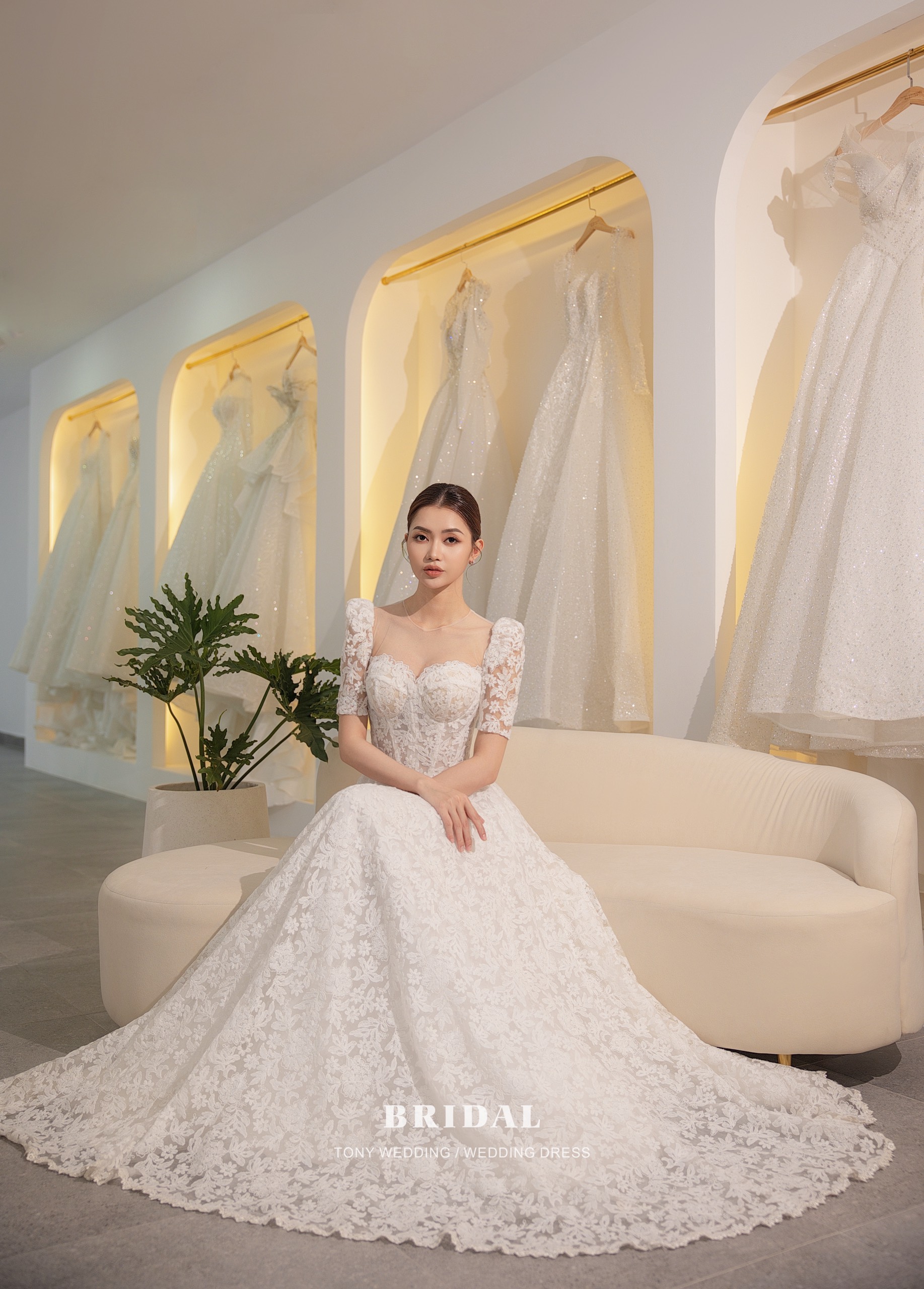 Những mẫu váy cưới đắt giá nhất tại True Love  Wyndham Legend Halong