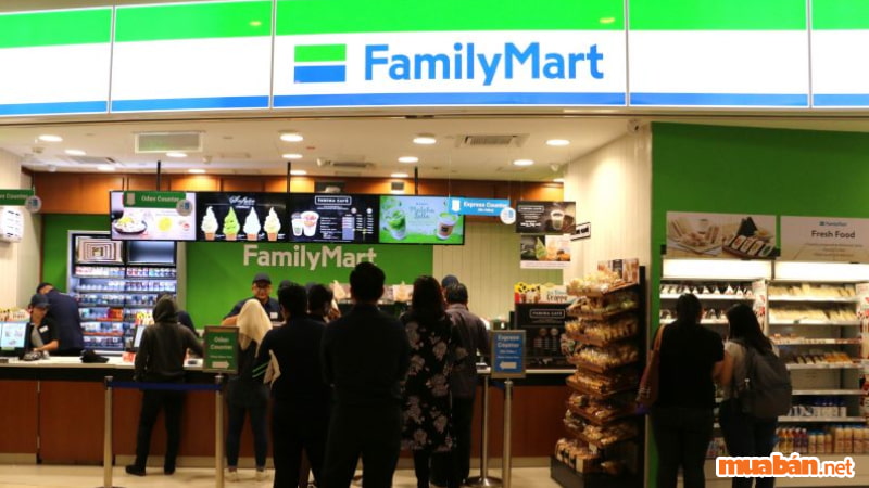 Family Mart Nhật Bản Hình ảnh Sẵn có  Tải xuống Hình ảnh Ngay bây giờ   Bán lẻ Châu Á Cuộc sống thành phố  iStock